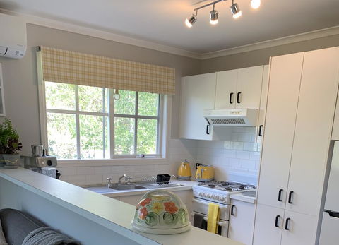 Stephanies Country Cottages - Accommodation Search 1