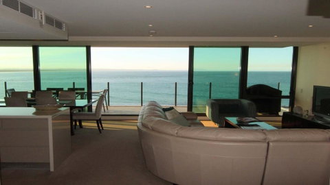 Strand Beachside 1003 - Penthouse - Accommodation Search 1