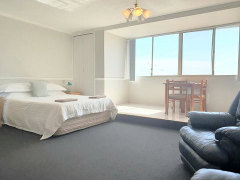 Studio 101 - Accommodation Search 0
