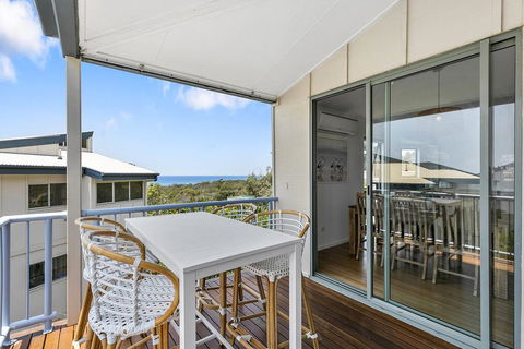 Stunning Beach Front Villa At Castaway Cove - Accommodation Search 0