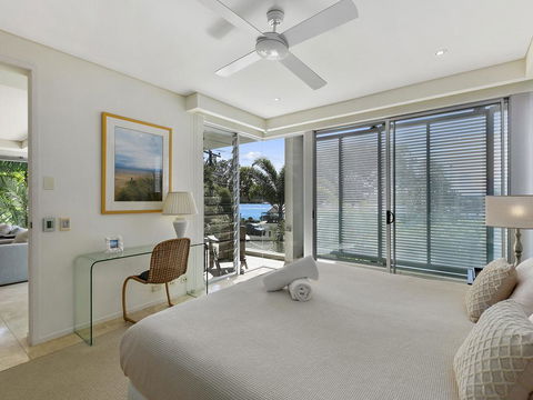 Stunning Riverfront Apartment In Noosaville - Unit 2 Wai Cocos 215 Gympie Terrace - Accommodation Search 1
