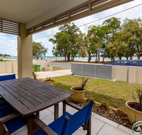 Stunning Waterfront Home with pool - Sylvan Beach Esp Bellara - Accommodation Search