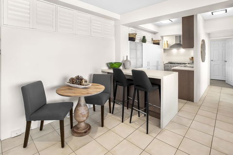 Stylish 2-Bed Apartment With Sweeping River Views - Accommodation Search 2