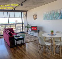 Stylish 2BR 2BT Apt with Bay Views Secure Parking Netflix Gym Pool and Wine - Accommodation Search