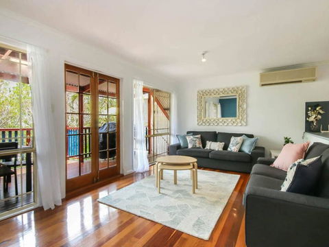 Stylish 3 Bedroom Family Home In Leafy Paddington - Accommodation Search 3