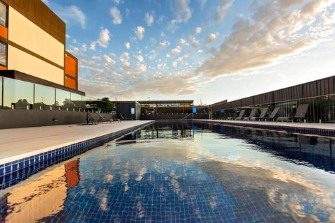 Stylish Inner City Penthouse Apartment - Accommodation Search 2