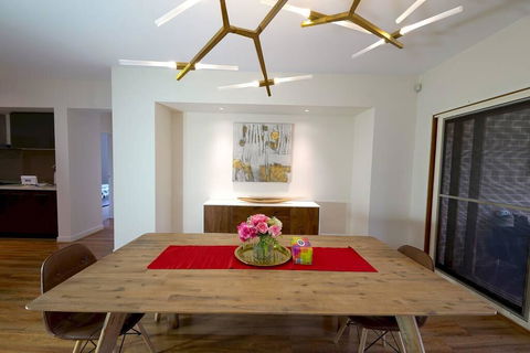 Stylish Luxe House For Big Group Near Shopping Center - Accommodation Search 2