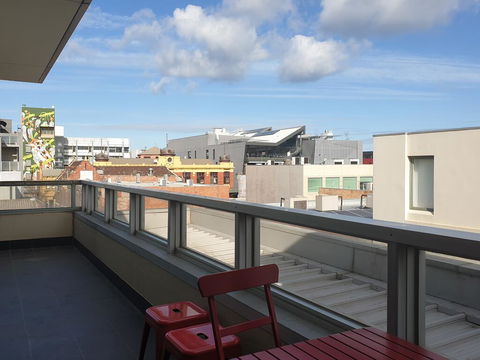 Stylish Modern 3BD Retreat At An Amazing Location - Accommodation Search 1