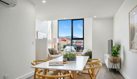 Stylish Townhouse - Accommodation Search 0