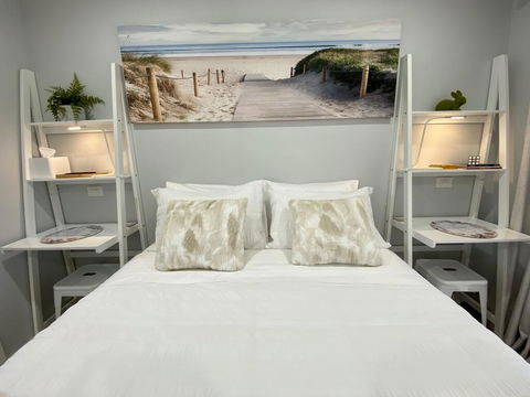 STYLISH UNIT - CLOSE TO DREAMWORLD - Accommodation Search 2