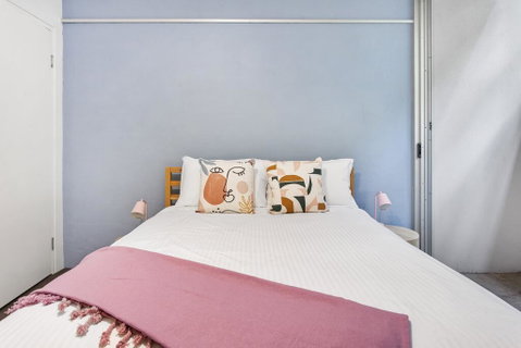 Stylish Valley Unit With Terrace, Parking And Pool - Accommodation Search 2