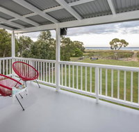 Sugar Shack - Character Family Home Right on the Ocean - Accommodation Search
