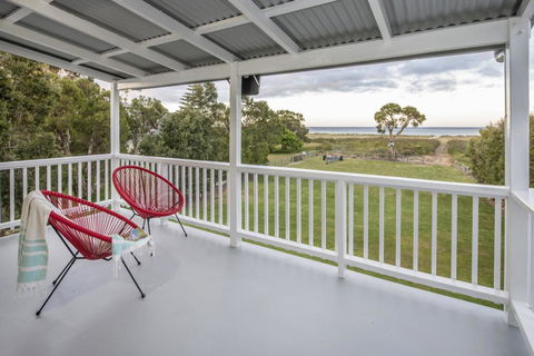 Sugar Shack - Character Family Home Right On The Ocean - Accommodation Search 0