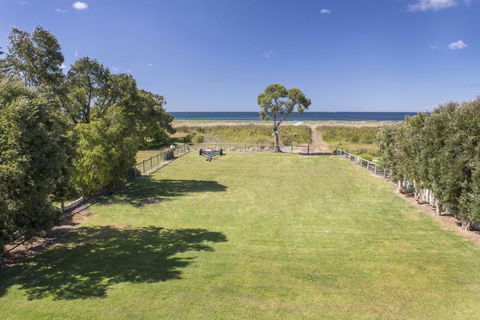 Sugar Shack - Character Family Home Right On The Ocean - Accommodation Search 2