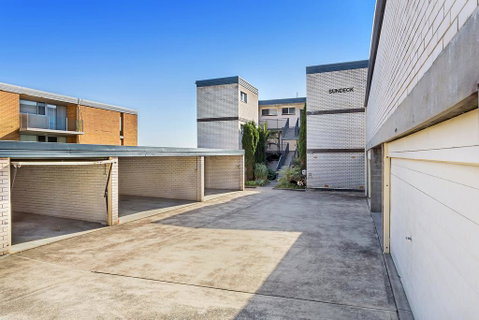 Sundeck, Unit 8/51 Ronald Avenue - Accommodation Search 3