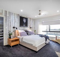 Sunset Penthouse Couples Retreat close to Airlie Beach Champagne on arrival - Accommodation Search