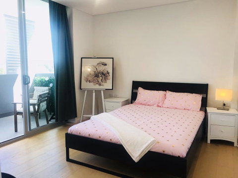 Sunset View 2 Bedroom Apt Next To Station - Accommodation Search 0