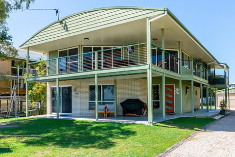 Sunsets From Your Front Patio - Sylvan Beach Esp, Bellara - Accommodation Search 0