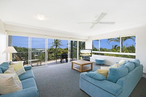 Sunshine Cove, Across The Road From The Beach - Accommodation Search 1