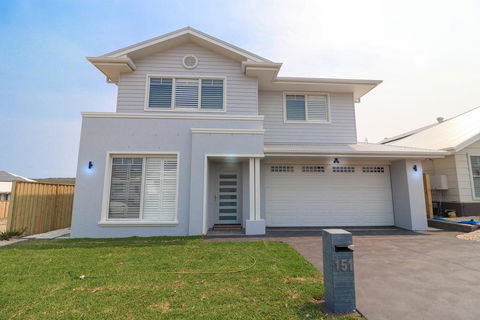 Surfers Paradise At Catherine Hill Bay - Accommodation Search 1