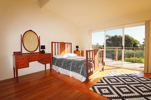 Surfside - Accommodation Search 3