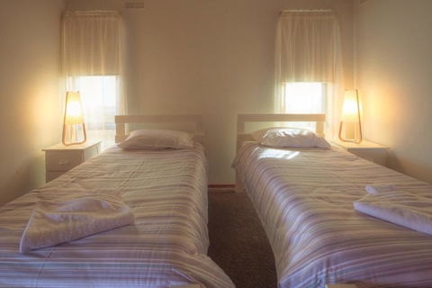 Swimmers' Rest - Uninterrupted Panoramic Ocean Views - Accommodation Search 3