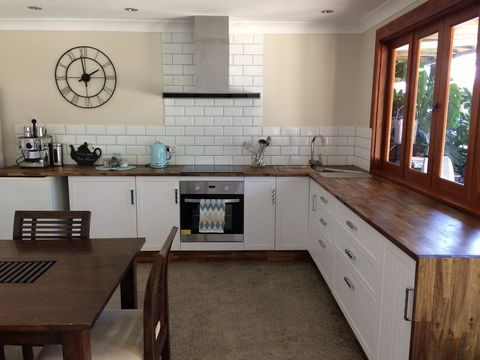 TAKURA HEIGHTS Modern Country Apartment With Pool Access - Accommodation Search 2