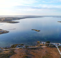 Tall Pines Beach House at Mount Dutton Bay part of Coffin Bay waterways - Accommodation Search