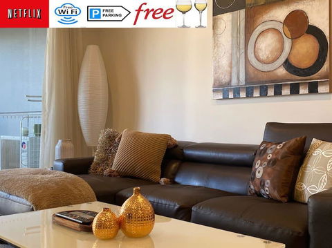 TERRACE LUX FULLY AIR 2 CAR FREE NETFLIX WIFI WINE - Accommodation Search 0