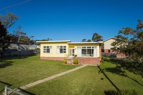 The 50's Beach House - Accommodation Search 1