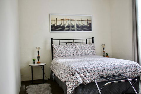 The Apartment - Moyston - Accommodation Search 1