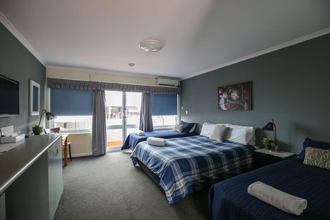 The Bayview Hotel - Accommodation Search 0