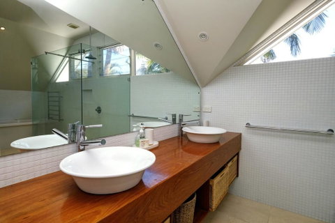 THE BEACH HOUSE - Accommodation Search 0