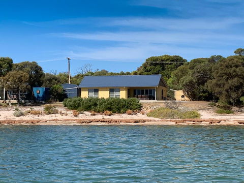 The Beach House - Accommodation Search 0