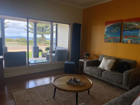 The Beach House & Villas - Accommodation Search 2