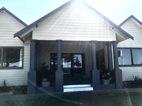 The Beach House & Villas - Accommodation Search 1