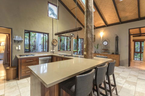 The Beach House On Newell - Accommodation Search 3