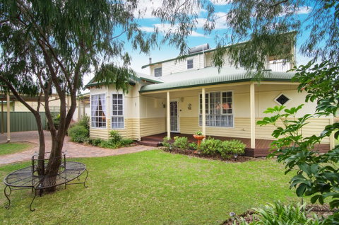 The Beach Retreat - Accommodation Search 2