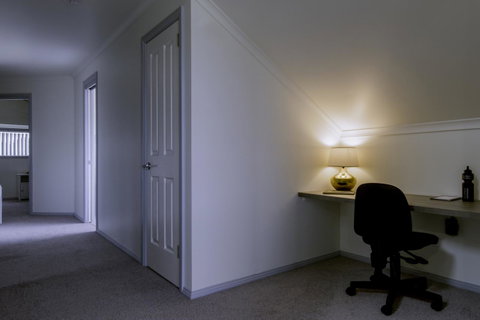 South Arm Luxury Loft - Accommodation Search 8