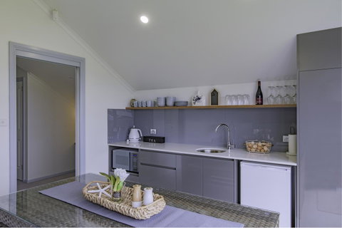 South Arm Luxury Loft - Accommodation Search 2