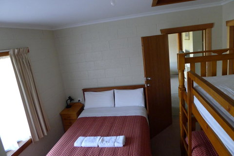 Willaway Motel Apartments - Accommodation Search 6