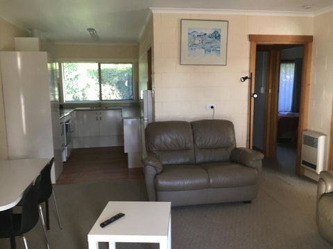 Willaway Motel Apartments - Accommodation Search 1