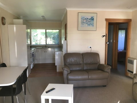 Willaway Motel Apartments - Accommodation Search 2