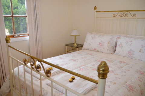Buttons Cottage For Canyon & Rain Forest Walks With In House Dining - Accommodation Search 19