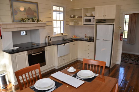 Buttons Cottage For Canyon & Rain Forest Walks With In House Dining - Accommodation Search 20