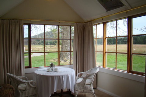 Buttons Cottage For Canyon & Rain Forest Walks With In House Dining - Accommodation Search 24