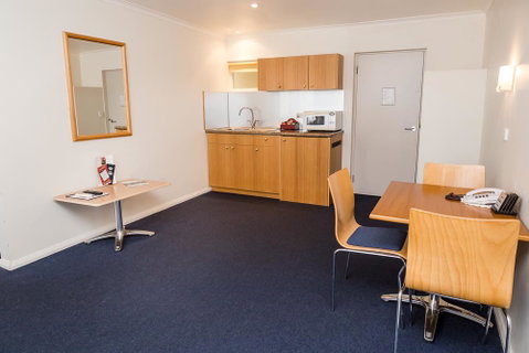 Edgewater Hotel - Accommodation Search 7