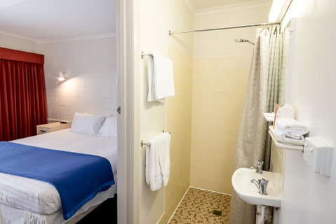 Edgewater Hotel - Accommodation Search 5