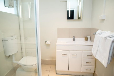 Edgewater Hotel - Accommodation Search 12