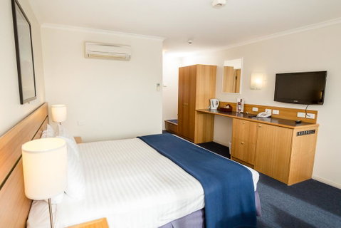 Edgewater Hotel - Accommodation Search 10
